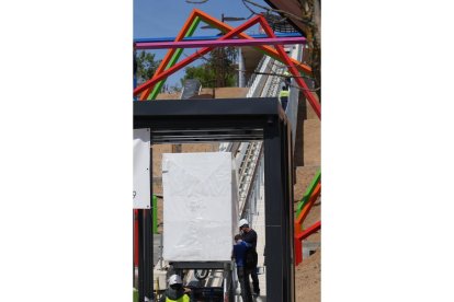 El ascensor de la ladera este de Parquesol. - J.M. LOSTAU