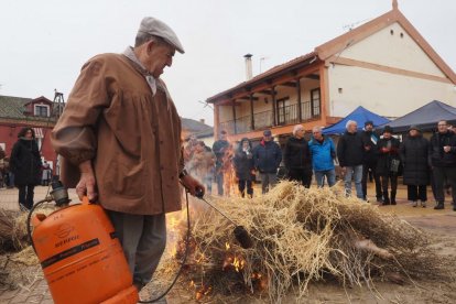 Fiesta del mondongo, matanza del cerdo en Matapozuelos. PHOTOGENIC