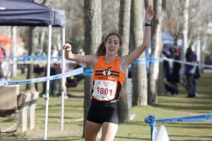 Carmen Viciosa, ganadora del XXXVII Cross de las Doce Uvas. / PHOTOGENIC