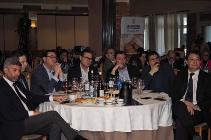 Eusebio Sacristán en 'Los Desayunos de la APDV'. / M. G. EGEA