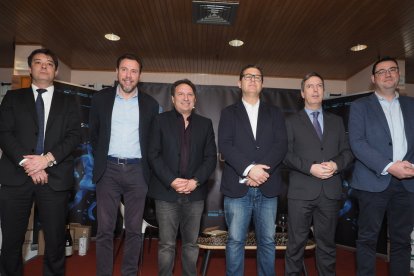 Eusebio Sacristán en 'Los Desayunos de la APDV'. / M. G. EGEA