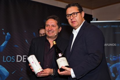 Eusebio Sacristán en 'Los Desayunos de la APDV'. / M. G. EGEA