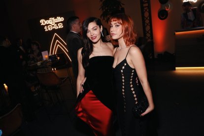 Ana Rujas y Greta Fernández en la fiesta de los Goya en el pabellón de la Feria de Valladolid - PEPINO MARINO
