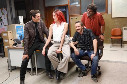 Yon González, Olivia Baglivi, Javier Varela, Fernando Soto en el rodaje de 'Memento Mori', en Valladolid. -J.M. LOSTAU