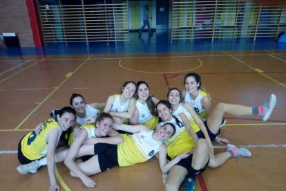 Equipo femenino de la Uva. / E.M.