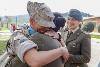 Despedida en la base 'El Empecinado' al contingente que marcha a Mali.- J. M. LOSTAU