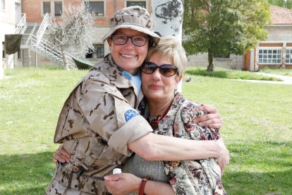 Despedida en la base 'El Empecinado' al contingente que marcha a Mali.- J. M. LOSTAU