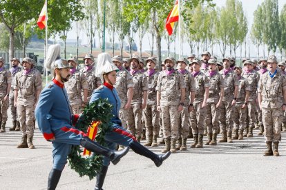Despedida en la base 'El Empecinado' al contingente que marcha a Mali.- J. M. LOSTAU