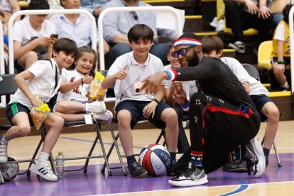 Exhibición de los Harlem Globetrotters en Valladolid. / J. M LOSTAU