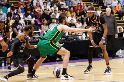 Exhibición de los Harlem Globetrotters en Valladolid. / J. M LOSTAU