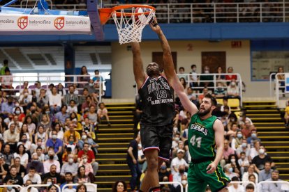 Exhibición de los Harlem Globetrotters en Valladolid. / J. M LOSTAU