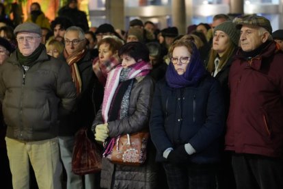 Concentración en plaza de Fuente Dorada contra la violencia de género. J.M. LOSTAU