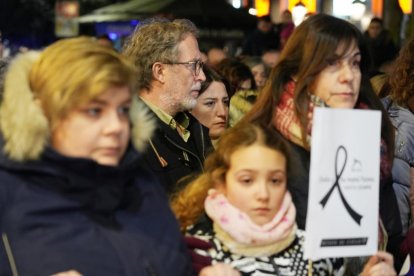 Concentración en plaza de Fuente Dorada contra la violencia de género. J.M. LOSTAU