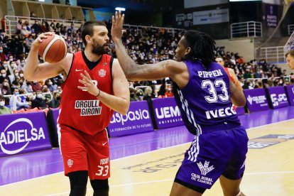 Real Valladolid Baloncesto - Basket Girona. / J. M. LOSTAU