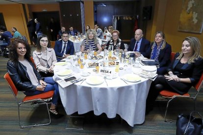 Belén Villarroel y Marta Álvarez (Predif), Javier Diago (Caja Rural de Soria), Nieves Luquero (El Mundo de Castilla y León), Mª Carmen y Teodolindo Chillón (Quesos Chillón), Ana Esther Espinel (Audiotec) y Nuria Sánchez (Randstand).