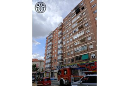 Edificio en el que se produjo el incendio.- BOMBEROS DE VALLADOLID
