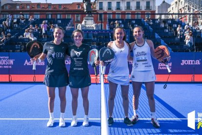 Alejandra Alonso junto a Andrea Ustero, a la derecha, junto a Paula Josemaría y Ari Sánchez. / WPT