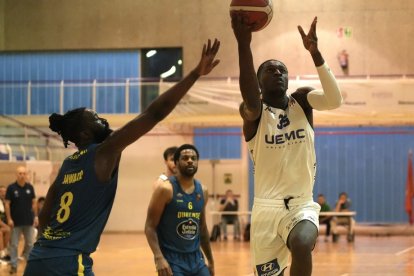 Trofeo Alimentos de Valladolid: UEMC Real Valladolid-Ourense Baloncesto. / JUAN MIGUEL LOSTAU.