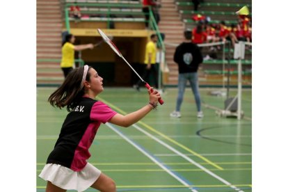 La actividad de bádminton de los Juegos Escolares de la Diputación en Medina del Campo. / MONTSE ÁLVAREZ