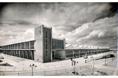 Fotografías de la historia de Renault en Valladolid.- RENAULT
