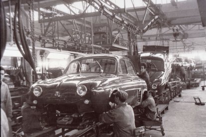 Fotografías de la historia de Renault en Valladolid.- RENAULT