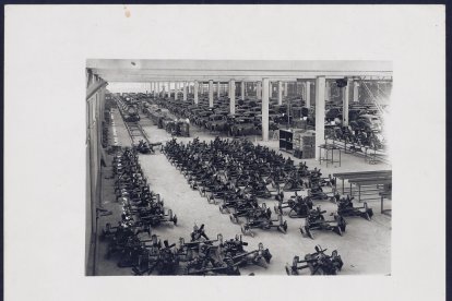 Fotografías de la historia de Renault en Valladolid.- RENAULT
