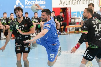 Recoletas Atlético Valladolid - Torrelavega. / LOSTAU