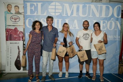 Entrega de premios de la VIII Liga Mundo Pádel y Liga LIP Interclubes. / PHOTOGENIC