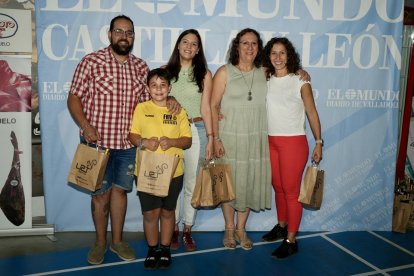 Entrega de premios de la VIII Liga Mundo Pádel y Liga LIP Interclubes. / PHOTOGENIC
