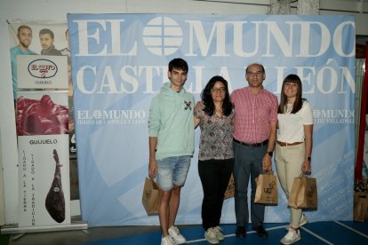 Entrega de premios de la VIII Liga Mundo Pádel y Liga LIP Interclubes. / PHOTOGENIC
