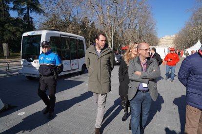 Óscar Puente en la presentación de la Feria MoviliVa! en la Acera de Recoletos en Valladolid.- UNIDAD DE MEDIOS DE COMUNICACIÓN