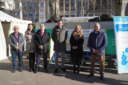 Óscar Puente en la presentación de la Feria MoviliVa! en la Acera de Recoletos en Valladolid.- UNIDAD DE MEDIOS DE COMUNICACIÓN