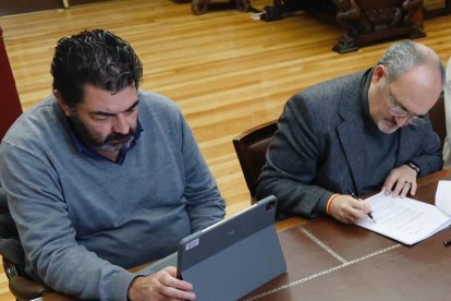 Concejal de Tráfico y Movilidad, Alberto Gutiérrez Alberca, y el concejal de Salud Pública y Seguridad Ciudadana, Alberto Cuadrado. E.M.