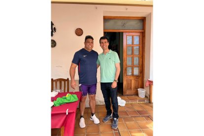Ronaldo hace parada en Medina de Rioseco en su recorrido en el Camino de Santiago. / E. M.
