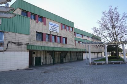 Barrio de Las Delicias, Polideportivo Canterac en el Paseo de Juan Carlos I.- J. M. LOSTAU