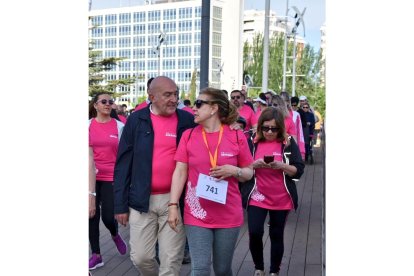 Jesús Julio Carnero, candidato del PP a la Alcaldía de Valladolid, en la Marcha Asprona. -E.M.