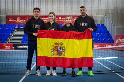 Selección española de touchtennis. / E. M.