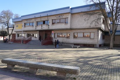 Barrio de Las Delicias, Centro cívico en el Paseo de Juan Carlos I.- J. M. LOSTAU