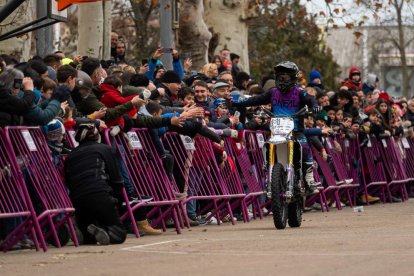 Exhibición tras el Desfile de Banderas de Pingüinos 2024. -PHOTOGENIC