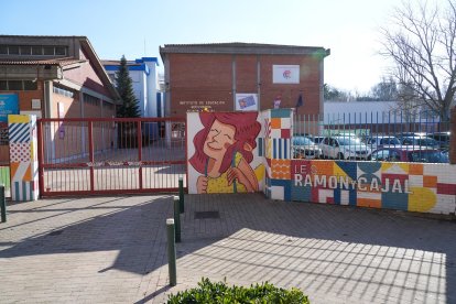 Barrio de Las Delicias, IES Ramón y Cajal en el Paseo de Juan Carlos I.- J. M. LOSTAU