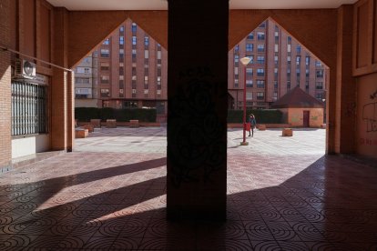 Barrio de Las Delicias, Plaza de León Felipe.- J. M. LOSTAU