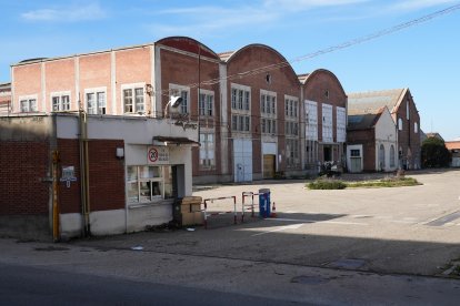 Barrio de Las Delicias, talleres de Renfe en el Paseo Farnesio.- J. M. LOSTAU
