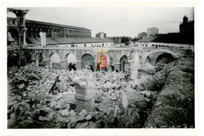 Desmonte del claustro del Convento de la Merced en 1957. Al fondo, la plaza de San Juan. ARCHIVO MUNICIPAL