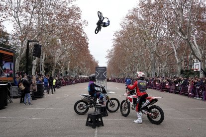 Exhibición tras el Desfile de Banderas de Pingüinos 2024. -ICAL