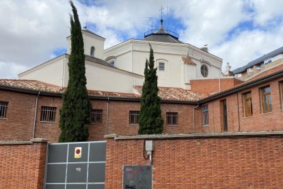 Colegio de los Ingleses desde la calle Bautismo en el Barrio de San Juan. -J.M. LOSTAU