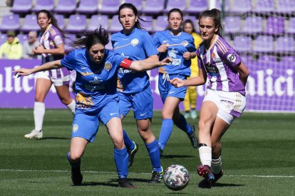 Real Valladolid-Olímpico de León en el estadio Zorrilla. / LOSTAU