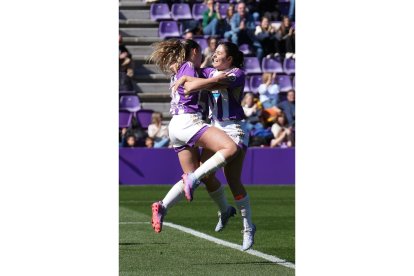 Real Valladolid-Olímpico de León en el estadio Zorrilla. / LOSTAU