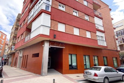 CEAS en la calle de la Artesanía en el Barrio de San Juan. -J.M. LOSTAU