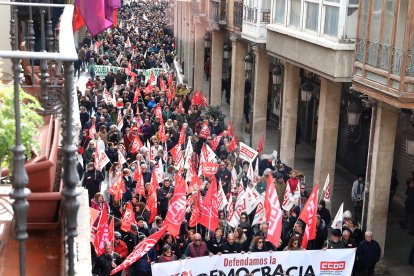 Manifestación en Palencia de CCOO y UGT en defensa de la democracia. ICAL