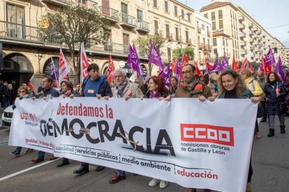 Manifestación en Salamanca de CCOO y UGT en defensa de la democracia. ICAL